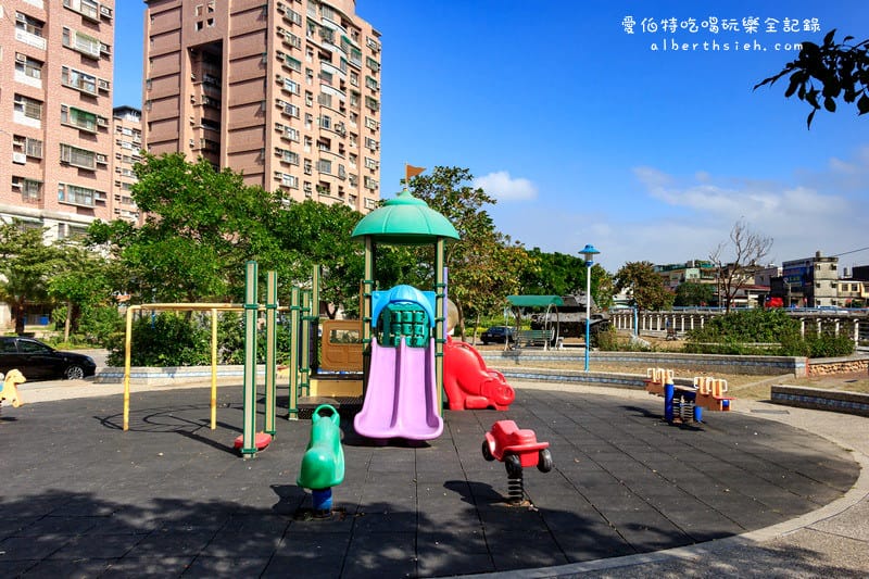 第一河濱公園&星月橋.桃園龜山景點(陸海空三軍除役武器展示的軍史公園) - 第20張圖 第一河濱公園&星月橋.桃園龜山景點(陸海空三軍除役武器展示的軍史公園)