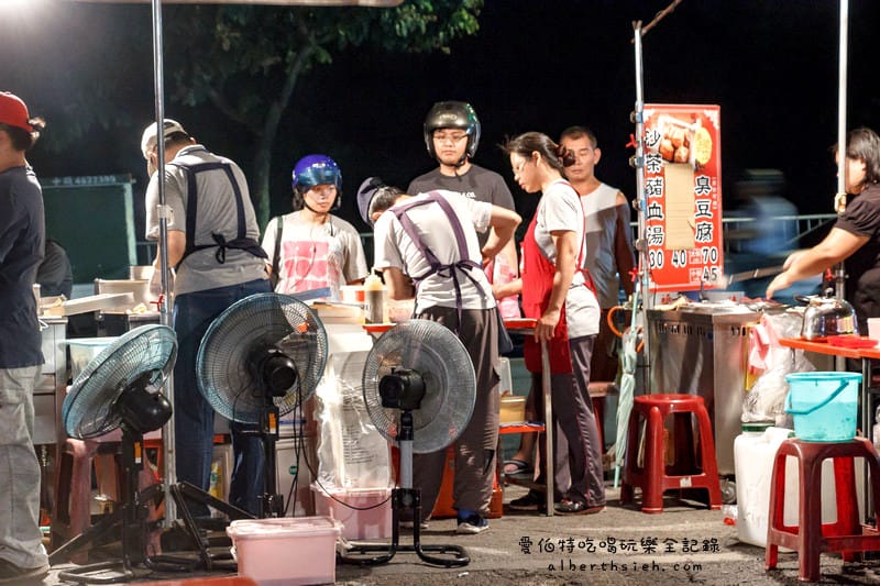 新北鶯歌美食．鶯歌夜市港式脆皮臭豆腐（豆腐酥脆，豬血湯軟嫩好吃）