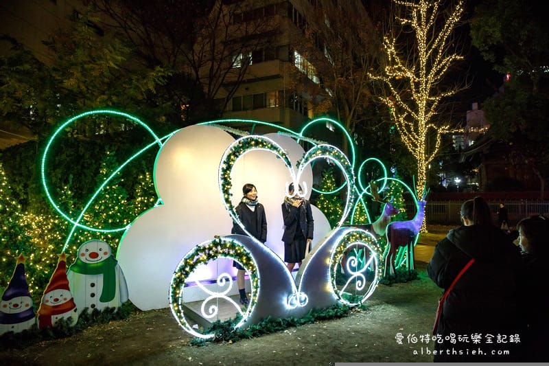 九州聖誕．警固公園（西鐵天神駅前的聖誕燈飾以及溜冰場和小火車）