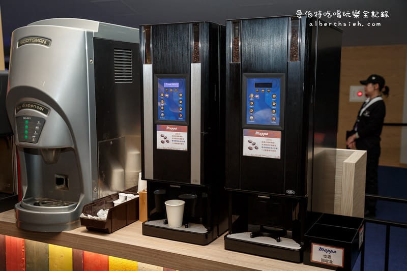 威秀影城Mappa廳．林口三井Outlet（什麼？！看電影還有提供自助吧跟USB充電）