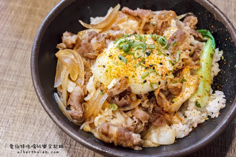 初手作牛肉拉麵．桃園區美食（份量十足，先滷後煎的厚切牛超特別）