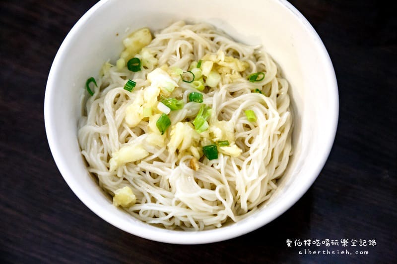 劉家麻油雞．龜山林口長庚醫院美食（酒的醇香跟麻油的香氣超濃郁）