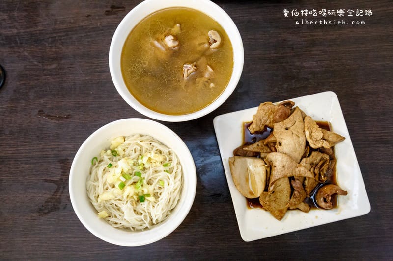劉家麻油雞．龜山林口長庚醫院美食（酒的醇香跟麻油的香氣超濃郁）