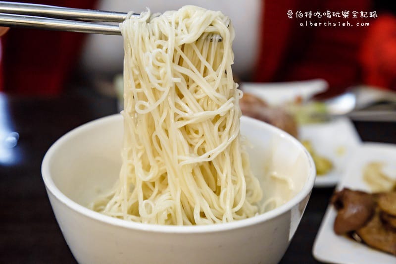 劉家麻油雞．龜山林口長庚醫院美食（酒的醇香跟麻油的香氣超濃郁）