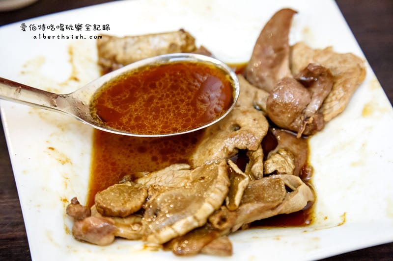 劉家麻油雞．龜山林口長庚醫院美食（酒的醇香跟麻油的香氣超濃郁）