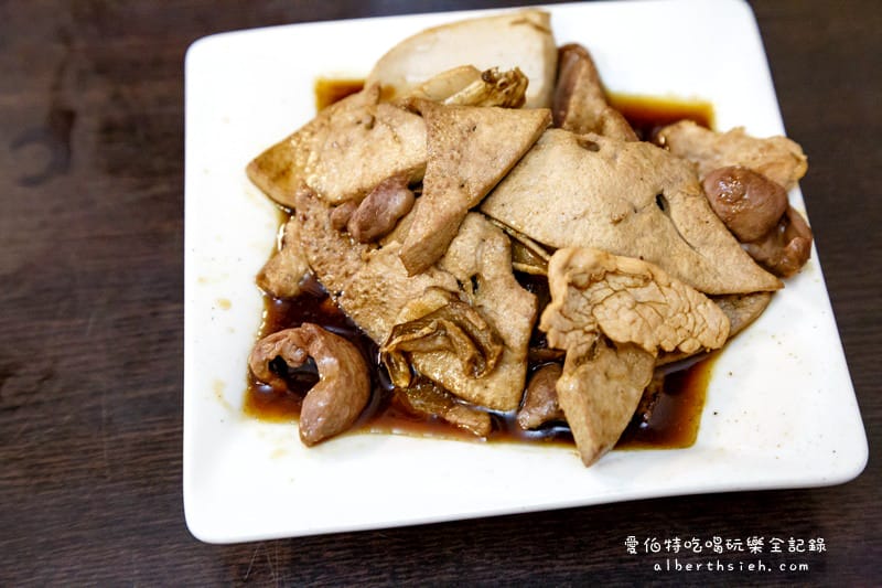 劉家麻油雞．龜山林口長庚醫院美食（酒的醇香跟麻油的香氣超濃郁）