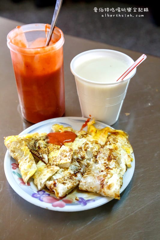 力行街無名早點．桃園八德美食（粉漿蛋餅口感厚實外皮酥香內裡軟Q）