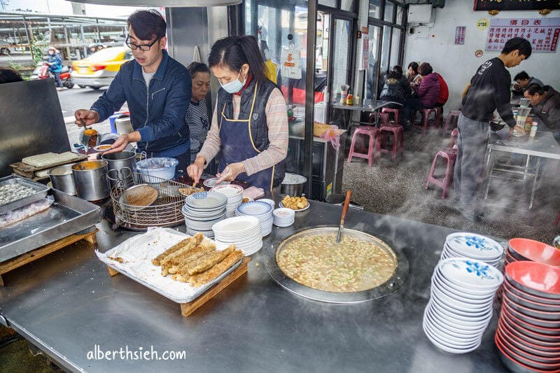 伍股鹹粥.五股美食(飄香40年的古早味美味小吃) - 第4張圖 伍股鹹粥.五股美食(飄香40年的古早味美味小吃)