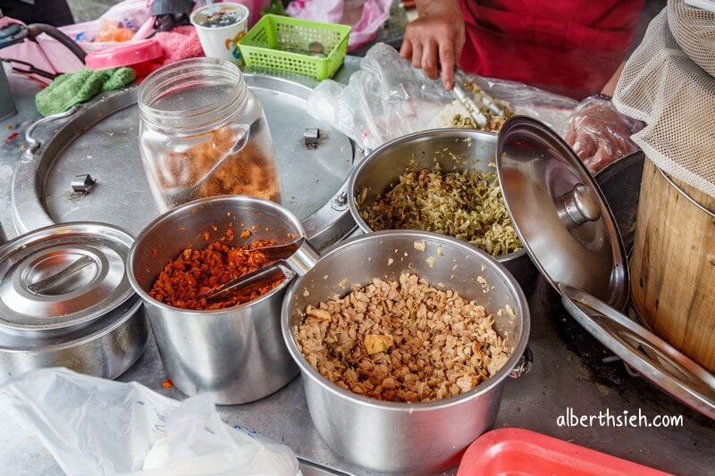 國強宮阿婆飯糰．桃園早餐（可以幫助婆婆又可以吃到飽滿的大飯糰）