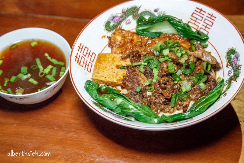 時寓．台北牛肉麵（超低調隱身於2樓老公寓的小酒館）