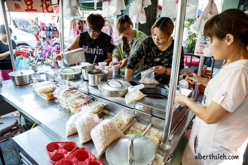 大甲城燒餅．大甲早餐（燒餅現桿現烤超酥脆好吃）