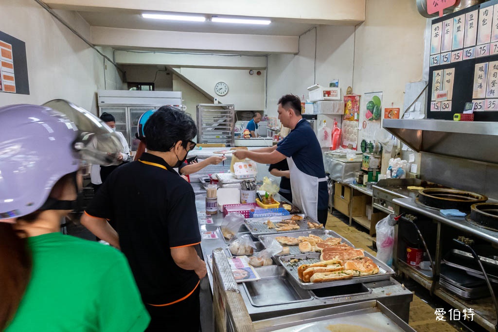 桃園早餐推薦｜小豆子早點，大陸餅水煎包鍋貼都好吃 @愛伯特