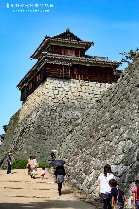 伊予松山城．四國愛媛景點（最高海拔的城堡，需要搭乘空中纜車登山）