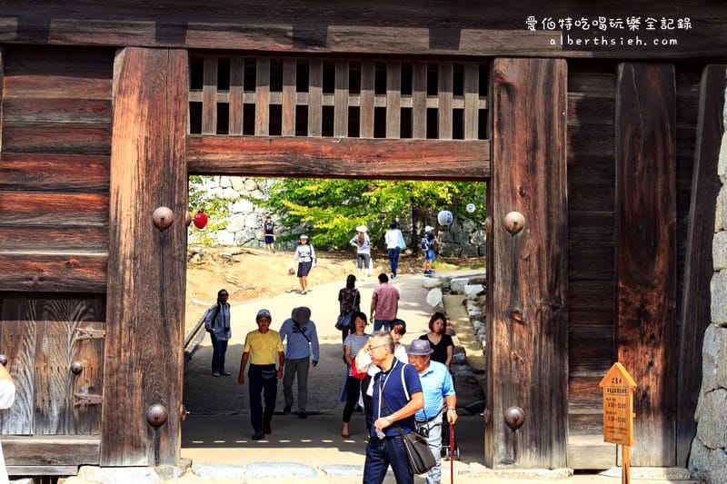 伊予松山城．四國愛媛景點（最高海拔的城堡，需要搭乘空中纜車登山）