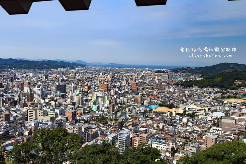 伊予松山城．四國愛媛景點（最高海拔的城堡，需要搭乘空中纜車登山）