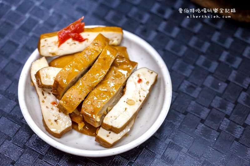 金安徽麵館．桃園北方小吃（偏甜的牛肉砂鍋飽足感十足）