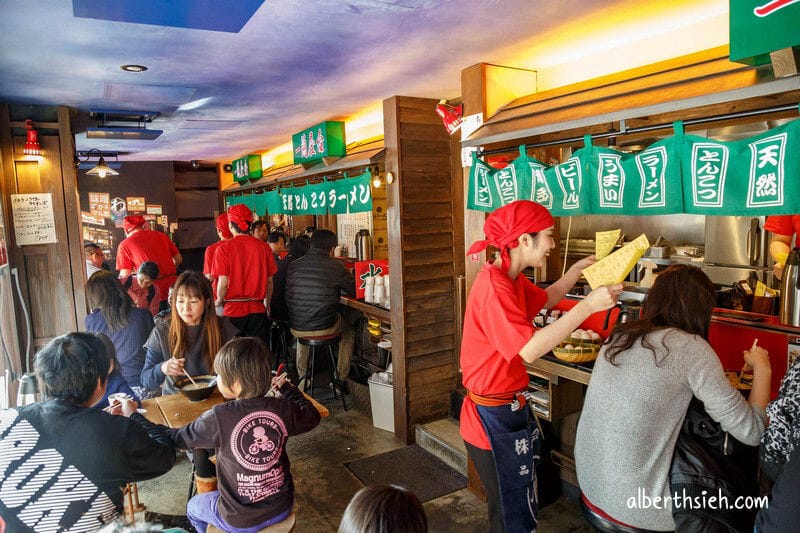 一蘭拉麵總本店．九州福岡必吃（特別的屋台風格用餐區，10倍辣真的有辣）