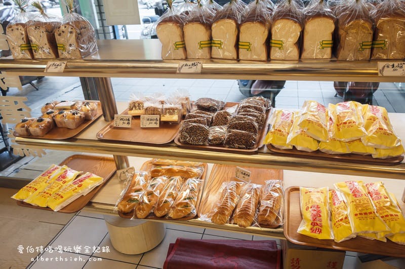 金明園囍餅蛋糕.桃園龜山美食(在地平價台式麵包店,特別推薦毛毛蟲麵包) - 第4張圖 金明園囍餅蛋糕.桃園龜山美食(在地平價台式麵包店,特別推薦毛毛蟲麵包)