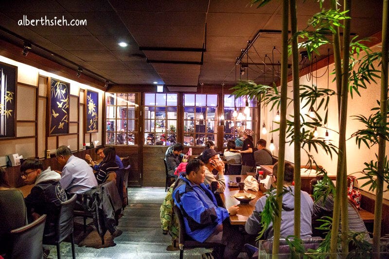 拉麵吧．桃園中壢美食（熱門排隊店家，豬排酥脆必點）