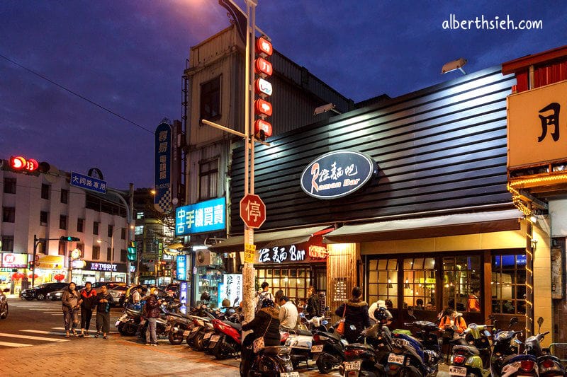 拉麵吧．桃園中壢美食（熱門排隊店家，豬排酥脆必點）