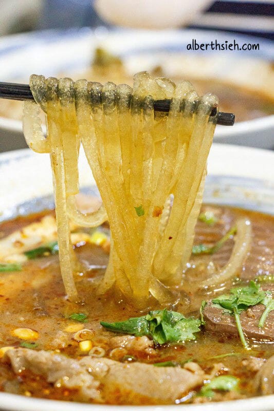 八哥正宗重慶酸辣粉.桃園龜山美食(湯頭酸香鮮辣麻的好喝) - 第13張圖 八哥正宗重慶酸辣粉.桃園龜山美食(湯頭酸香鮮辣麻的好喝)