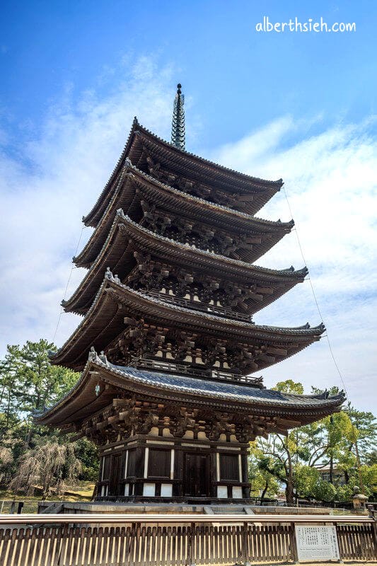 興福寺、漢國神社、猿澤池．奈良景點（國寶五重塔為僅次於京都東寺的第二高古塔）