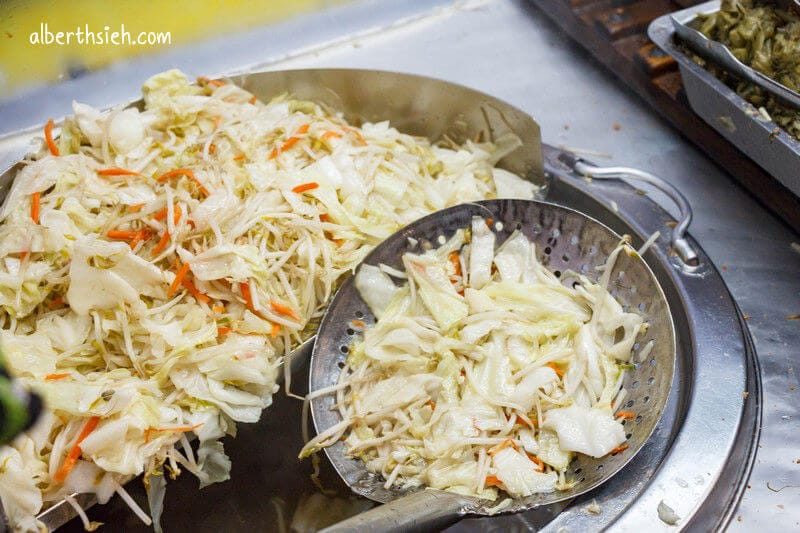 姜記&旺仔潤餅．桃園美食（火車站前大排長龍的人氣小吃）