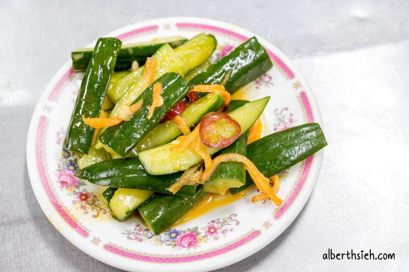 珍味牛肉麵．桃園區美食（牛肉軟嫩麵條Q彈）