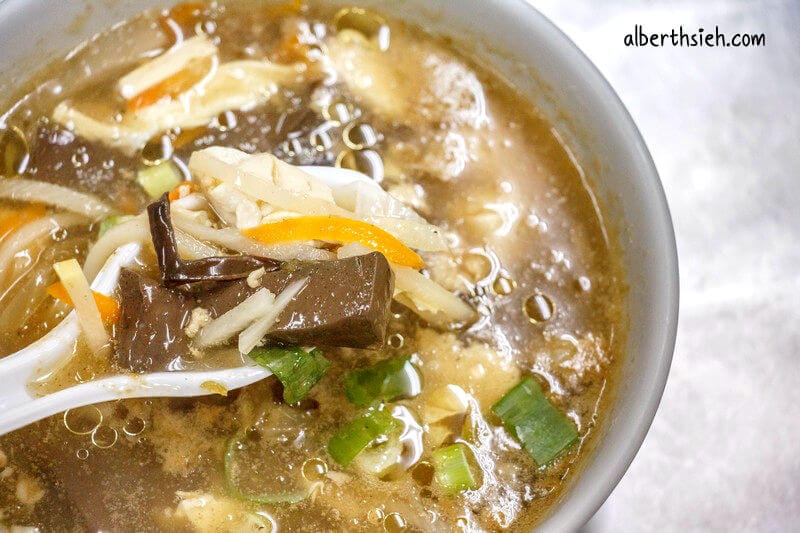 珍味牛肉麵．桃園區美食（牛肉軟嫩麵條Q彈）