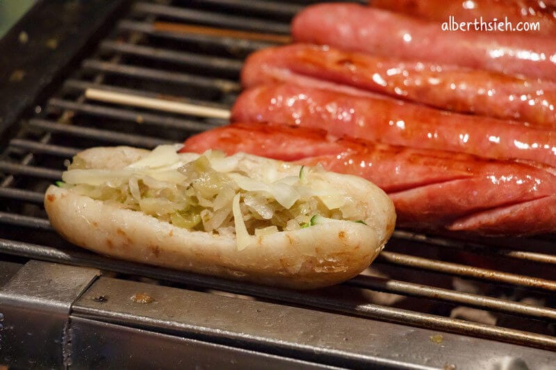 南崁五福夜市．桃園蘆竹美食（烤魷魚、籃記米腸加香腸、小叮噹牛排、乳雞翅）