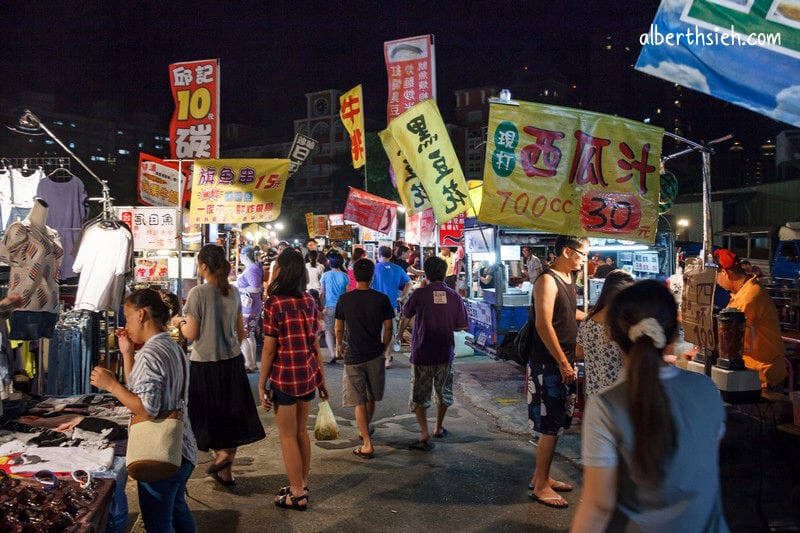 南崁五福夜市．桃園蘆竹美食（烤魷魚、籃記米腸加香腸、小叮噹牛排、乳雞翅）