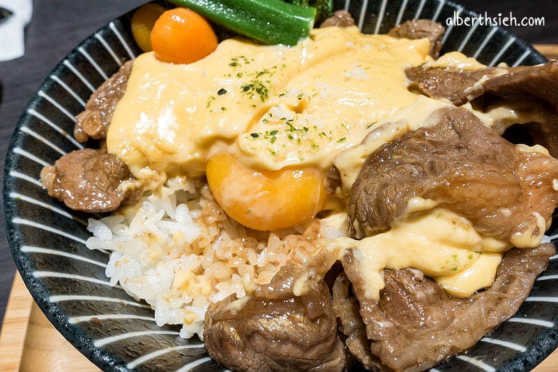 開丼 燒肉vs丼飯．桃園ATT筷食尚美食（太驚人了！這是吃肉配飯吧！）
