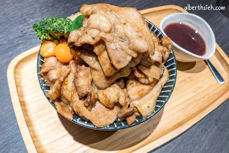 開丼 燒肉vs丼飯．桃園ATT筷食尚美食（太驚人了！這是吃肉配飯吧！）