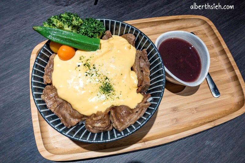開丼 燒肉vs丼飯．桃園ATT筷食尚美食（太驚人了！這是吃肉配飯吧！）
