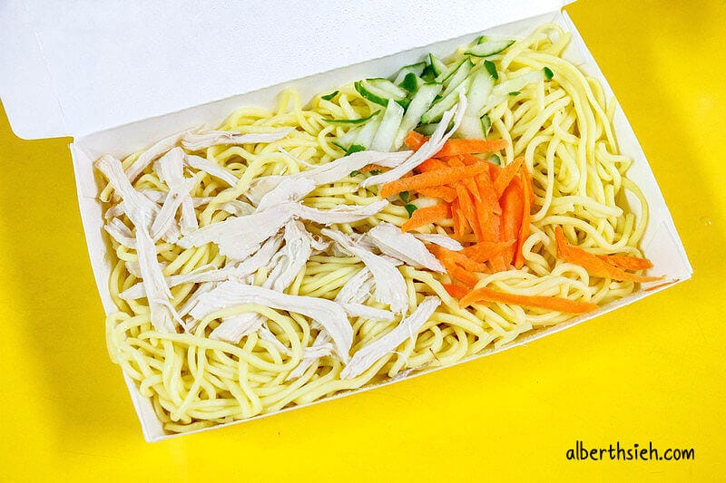 盧記涼麵．鶯歌美食（醬汁濃稠黑胡椒味道超重）
