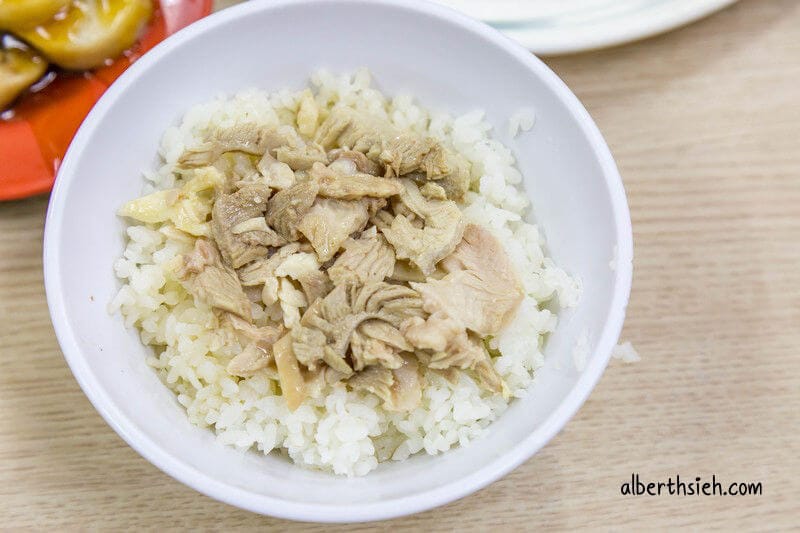 郭家好吃店雞肉飯．嘉義文化路夜市（粿仔湯料多實在的好喝）