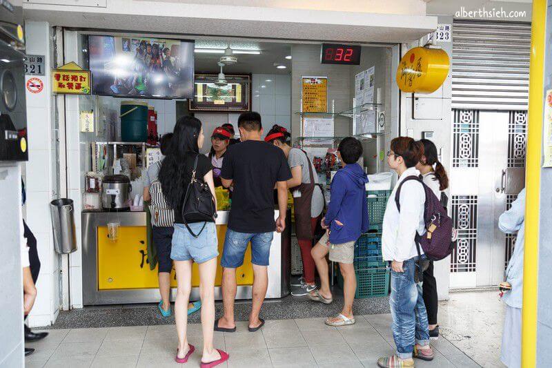 嘉義在地人帶路吃美食（三代西市米糕、西市老店筒仔米糕、阿坤師土魠魚羹、蓬萊漢堡、御香屋、新台灣餅舖、咱台灣人的冰、檜意森活村：森咖啡）