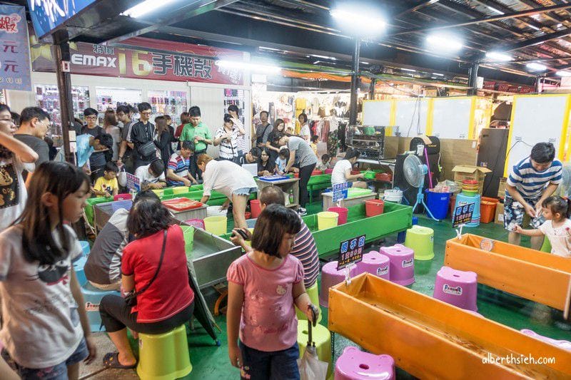 樹林興仁花園夜市（配置遮雨棚電風扇吃喝玩樂共400攤等你來）