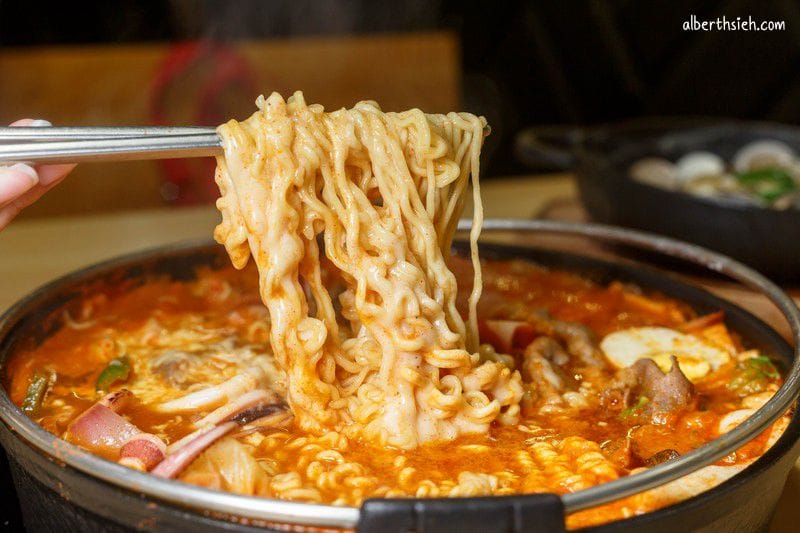 Tigerroar韓虎嘯．捷運市政府美食（道地的韓味年糕鍋）