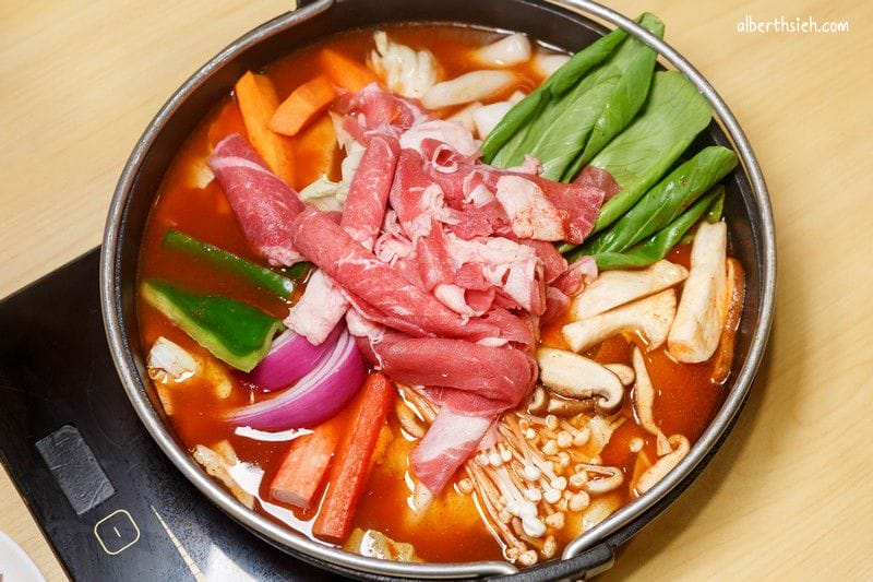Tigerroar韓虎嘯．捷運市政府美食（道地的韓味年糕鍋）