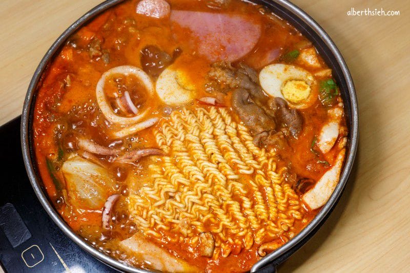 Tigerroar韓虎嘯．捷運市政府美食（道地的韓味年糕鍋）