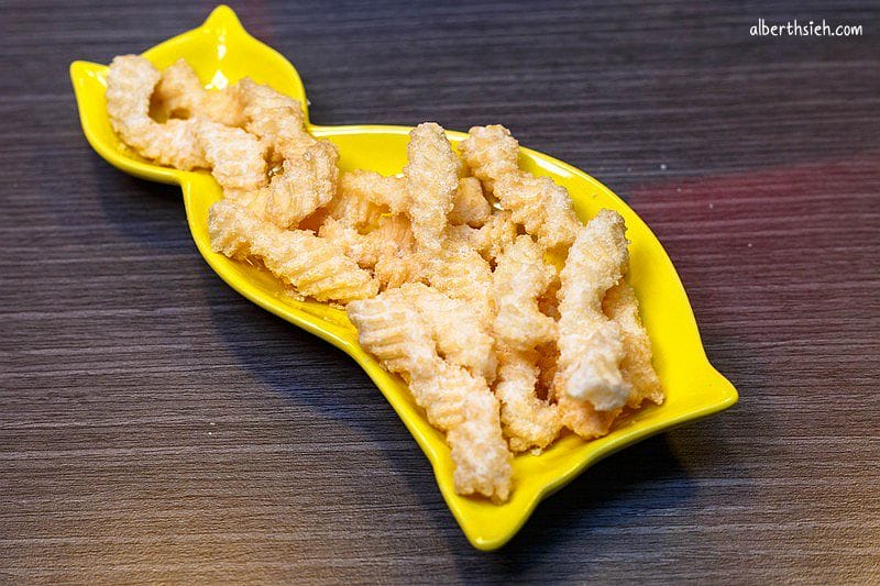 水貨-炭火烤魚．中和美食（創新水果烤魚，還可以一爐二吃變身麻辣鍋）