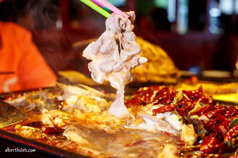 水貨-炭火烤魚．中和美食（創新水果烤魚，還可以一爐二吃變身麻辣鍋）