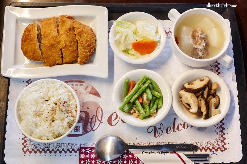 伊豆咖啡館．台中后里美食（餐點選擇多價格合理的複合式簡餐店）