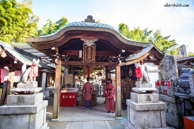 伏見稻荷大社．京都景點（感受千本鳥居震撼以及獨特狐狸造型繪馬）