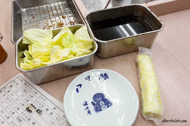 八重勝串炸．大阪新世界美食（酥脆不油膩的平價庶民小吃）