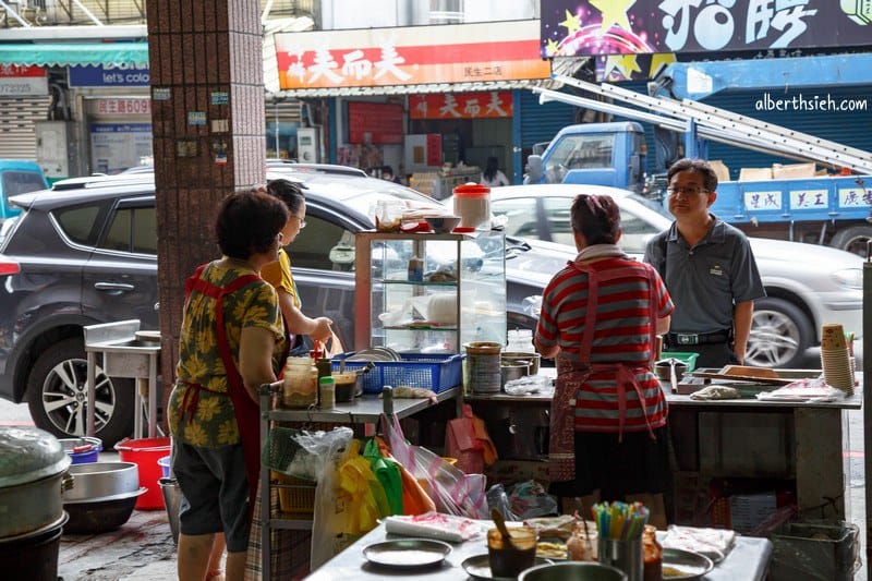 民生路蛋餅．桃園早餐美食（超特別的汽油桶豆芽菜蛋餅）