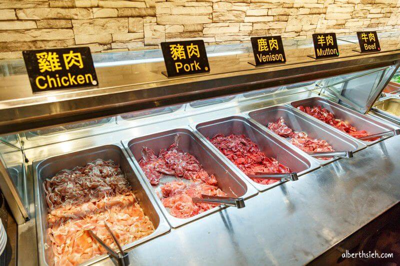 元潮蒙古烤肉酸菜白肉鍋．林口吃到飽美食（肉品蔬菜醬料隨你混搭讓你吃飽飽）