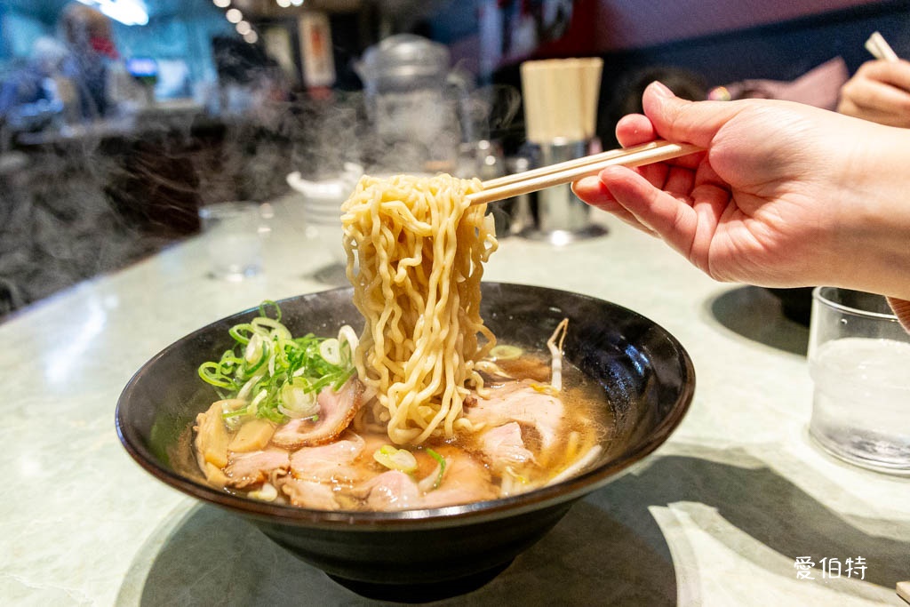 博多川端どさんこ拉麵本店｜九州福岡美食，傳承50年的蔬菜拉麵 @愛伯特