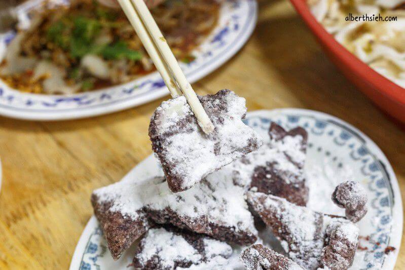 宏珍雲南過橋米線米干．中壢龍岡忠貞市場美食（份量大湯頭佳黑糯米粑巴好吃）